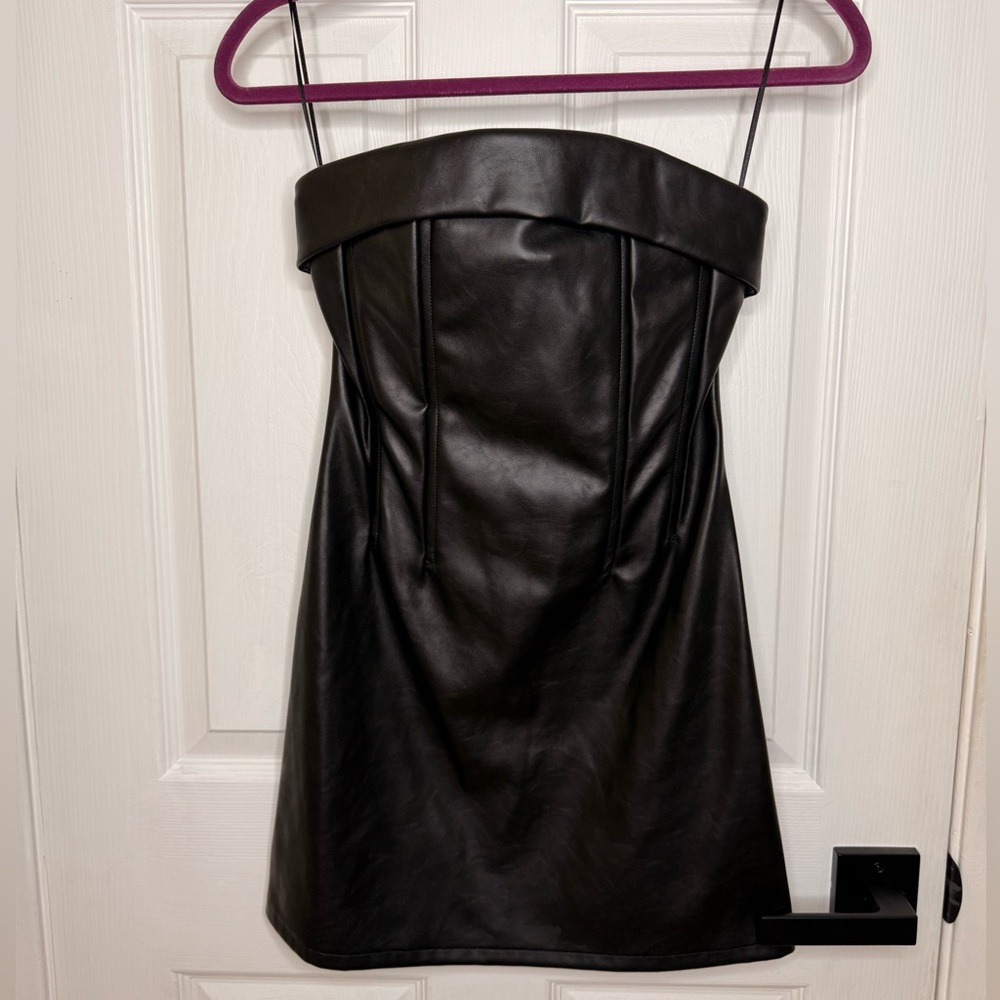 Elegant Black Strapless Dress